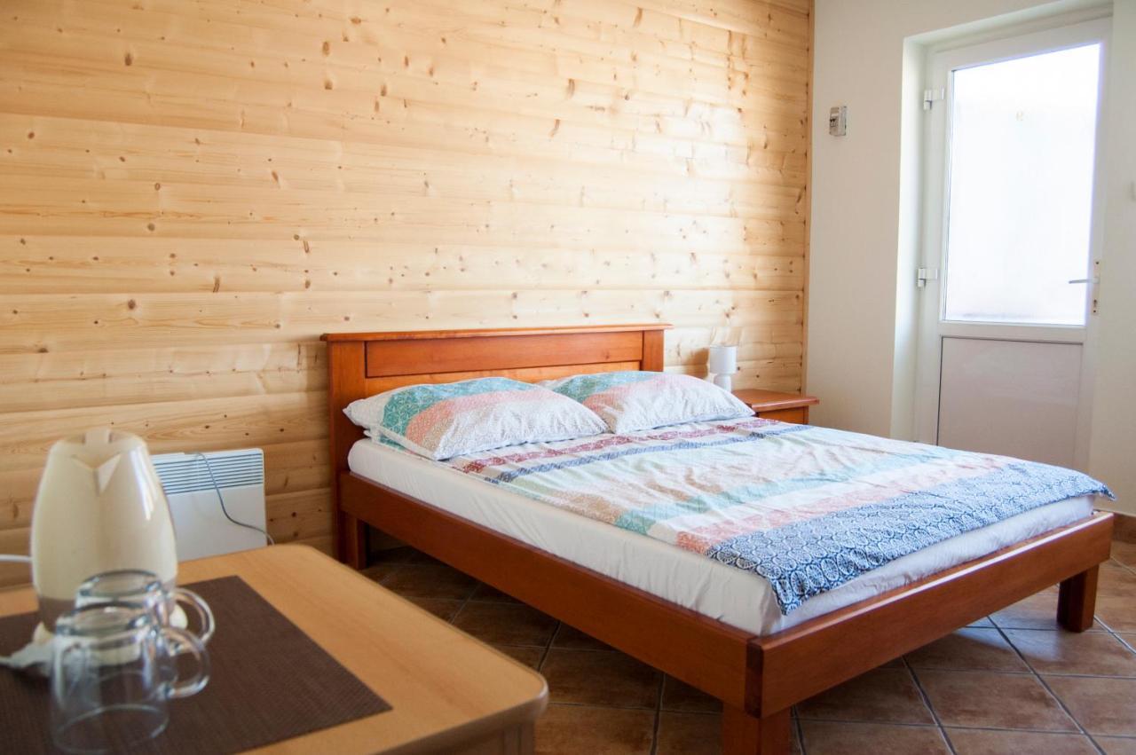 Bed And Bread Apartment Leba Bagian luar foto