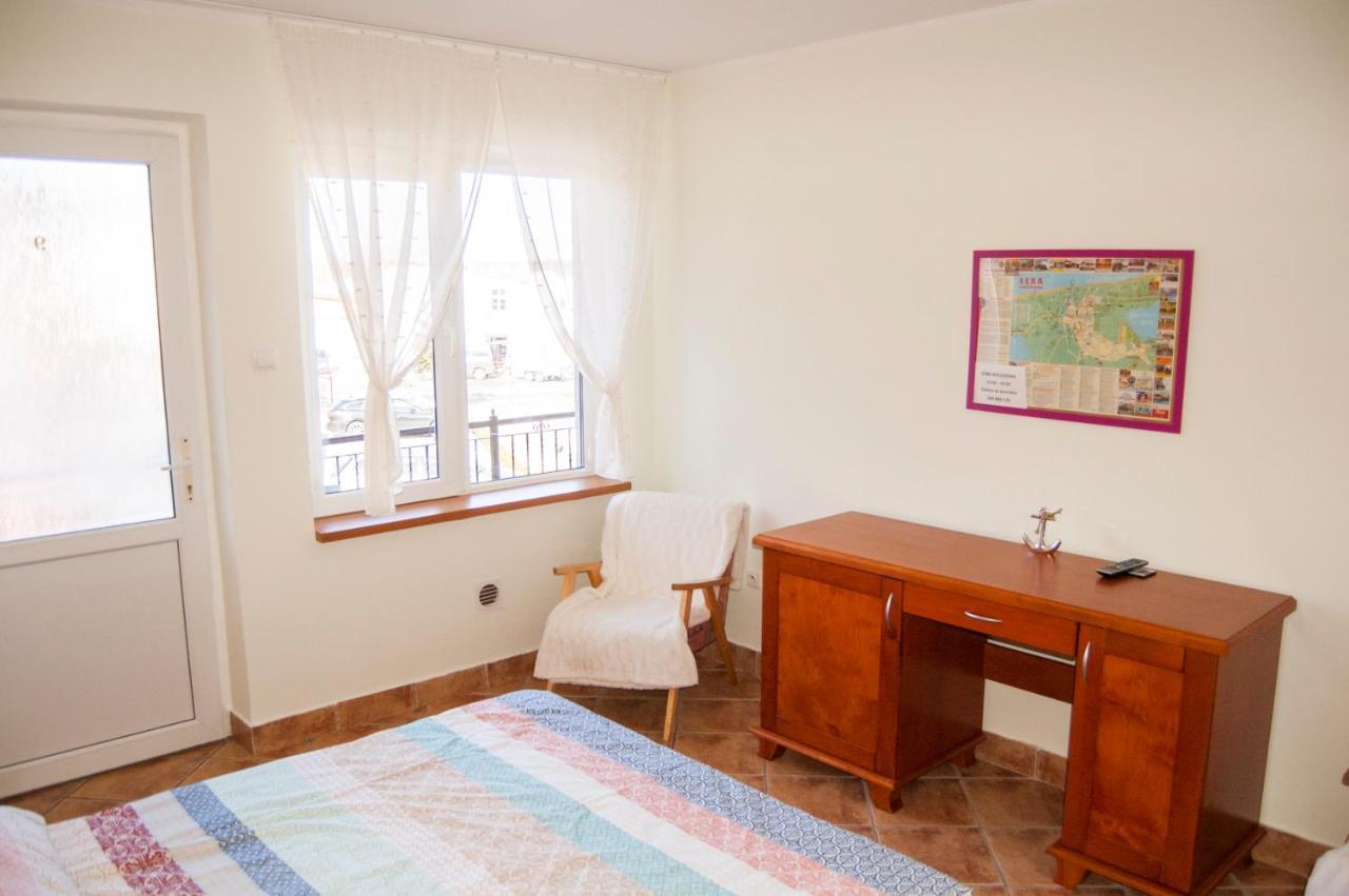 Bed And Bread Apartment Leba Bagian luar foto