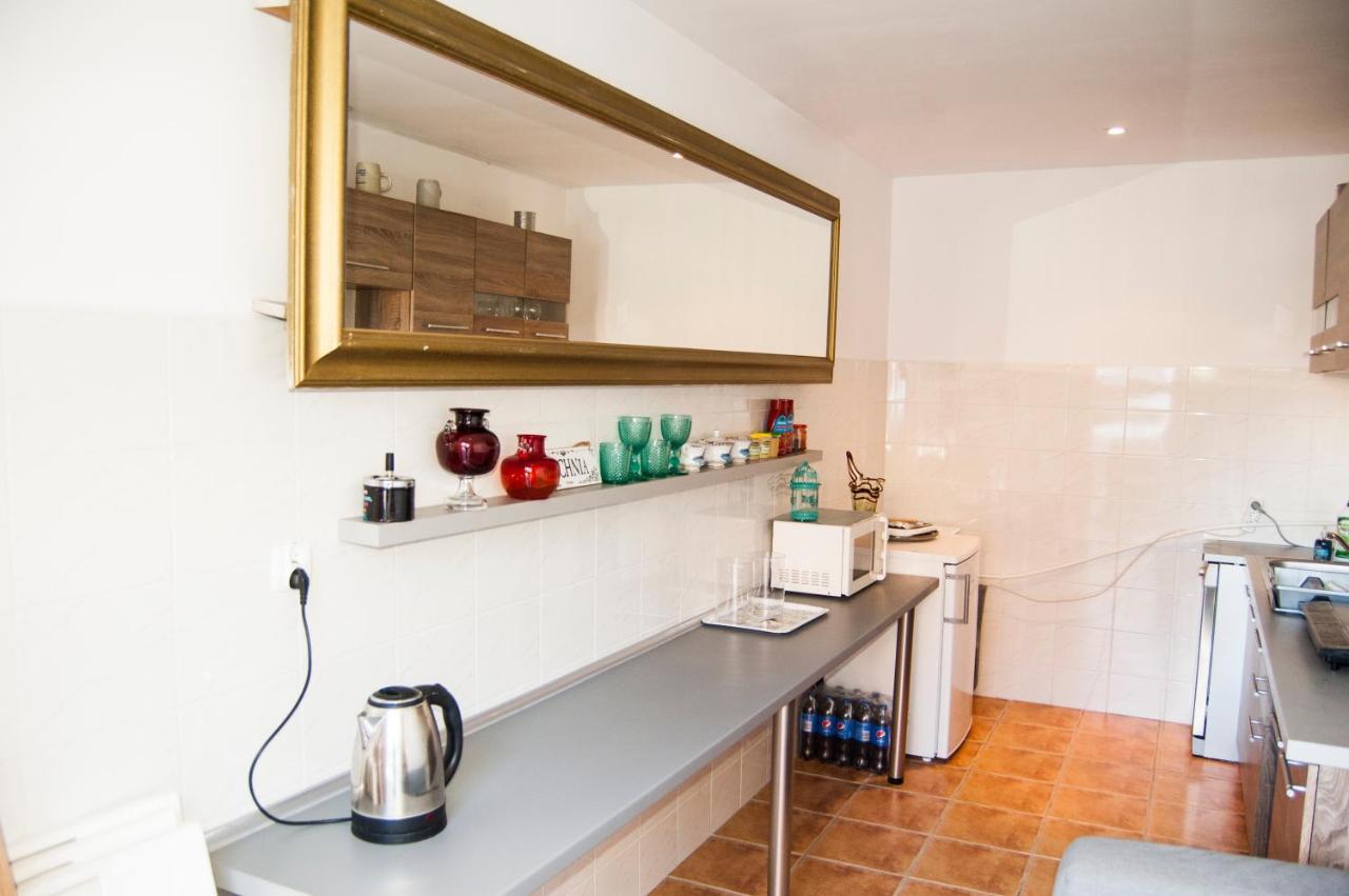 Bed And Bread Apartment Leba Bagian luar foto