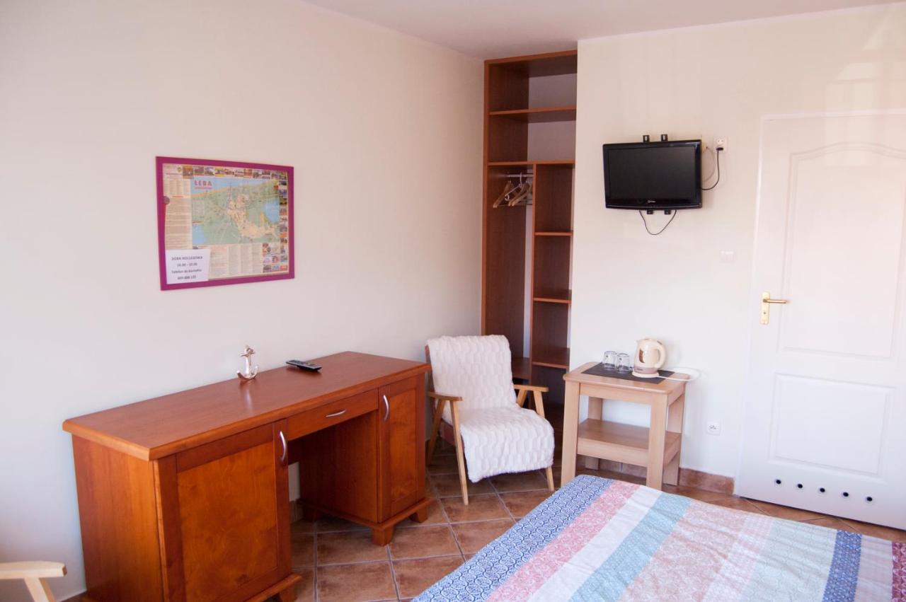 Bed And Bread Apartment Leba Bagian luar foto