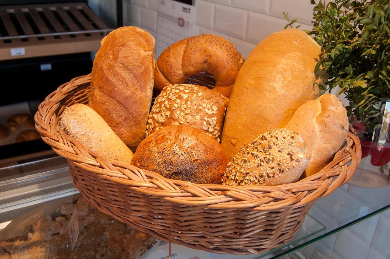 Bed And Bread Apartment Leba Bagian luar foto