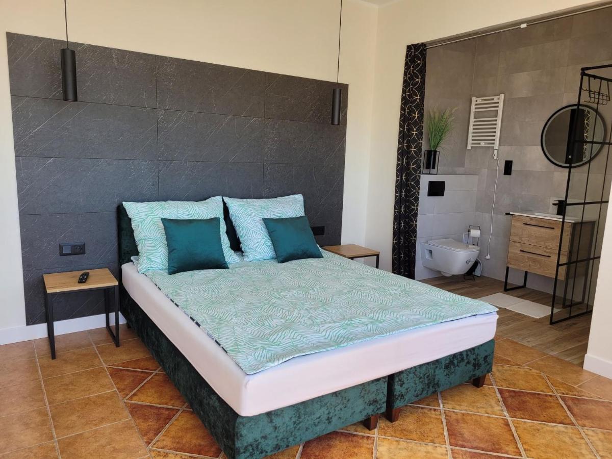 Bed And Bread Apartment Leba Bagian luar foto
