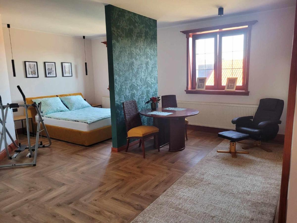 Bed And Bread Apartment Leba Bagian luar foto