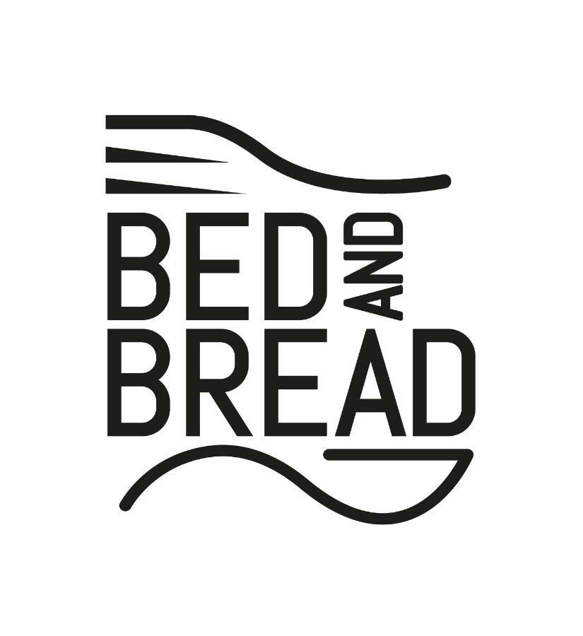 Bed And Bread Apartment Leba Bagian luar foto